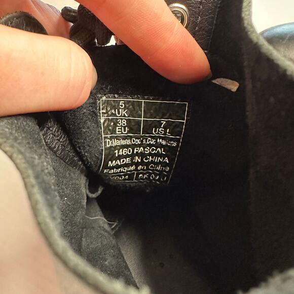 W7 Dr. Martens 1460 Combat Boots Black Leather 8-Eye Lace-Up Moto Grunge Punk - Picture 6 of 12